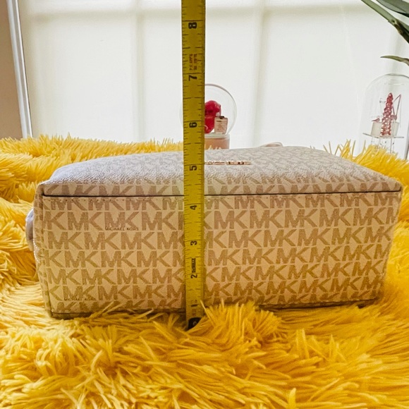 💜Michael Kors Vanilla Shoulder bag - Picture 5 of 11